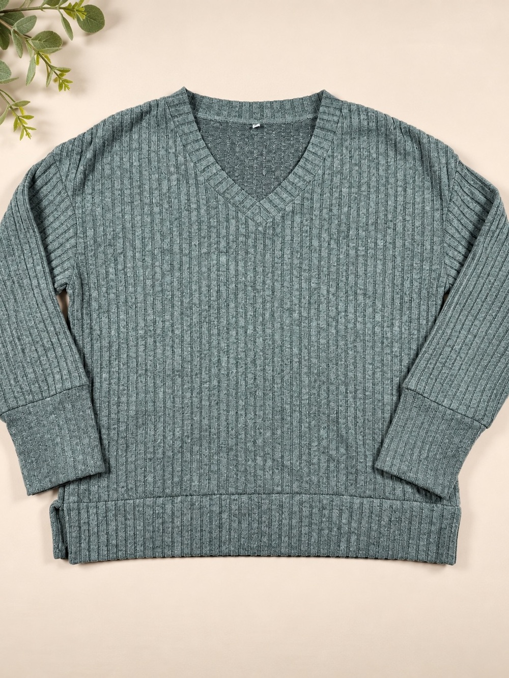 Green Ribbed V-Neck Long Sleeve Sweater
Women’s